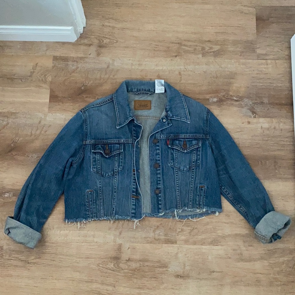 Levi’s cropped jacket